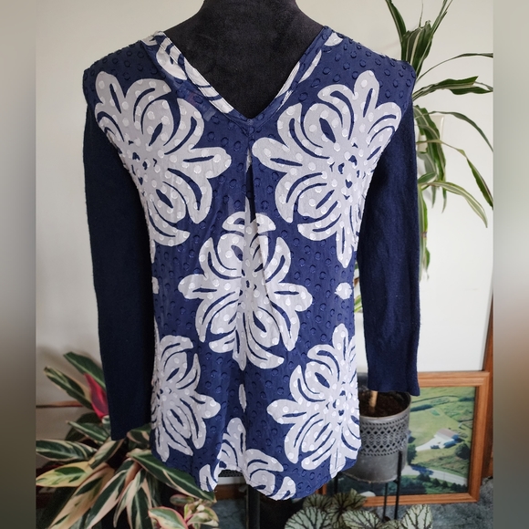 Vinyard Vines navy blue sweater, Small - Picture 4 of 8